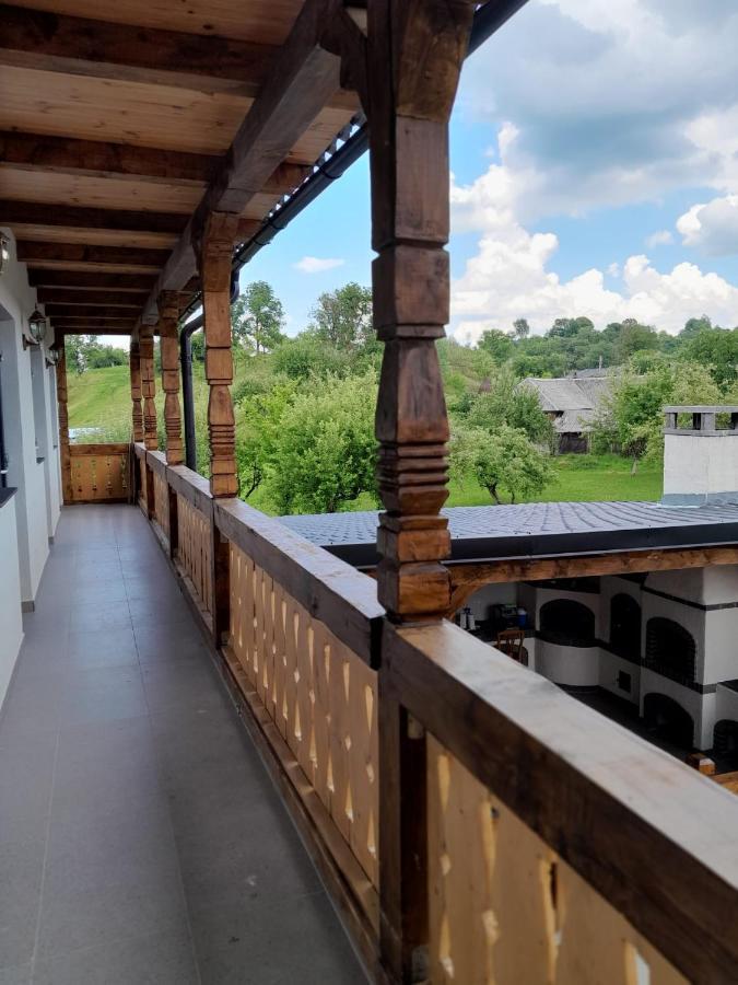 Sighetu Marmaţiei Casa De Langa Padure酒店 外观 照片